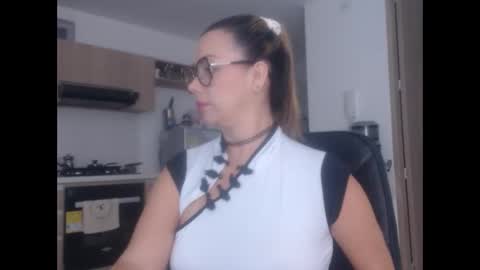 latinpaprika online show from February 2025 10:56:02 AM