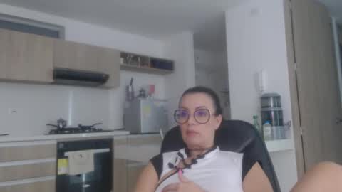 latinpaprika online show from February 2025 02:01:01 PM