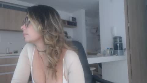 latinpaprika online show from September 2025 12:16:01 PM