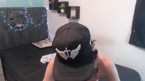 Snapshot of latins_boys_20 chatting on December 2024 08:33:02 AM NICK online show from December 2024 08:33:02 AM