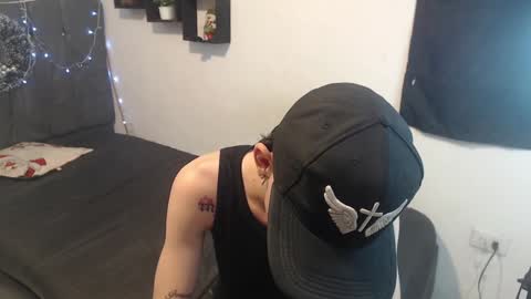 Snapshot of latins_boys_20 chatting on December 2024 04:31:02 AM NICK online show from December 2024 04:31:02 AM