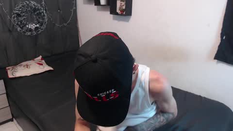 Snapshot of latins_boys_20 chatting on December 2024 03:26:02 AM NICK online show from December 2024 03:26:02 AM