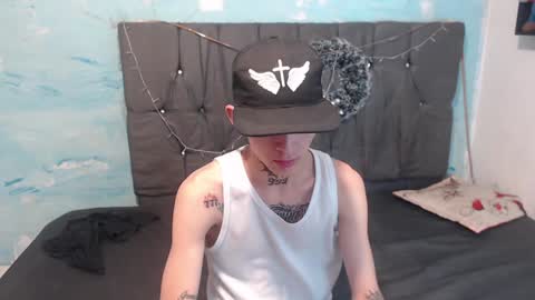 Snapshot of latins_boys_20 chatting on January 2025 03:22:02 AM NICK online show from January 2025 03:22:02 AM