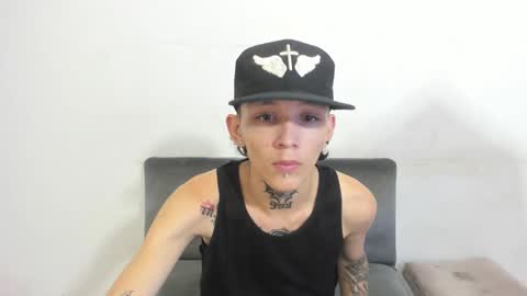 Snapshot of latins_boys_20 chatting on February 2025 03:32:02 AM NICK online show from February 2025 03:32:02 AM