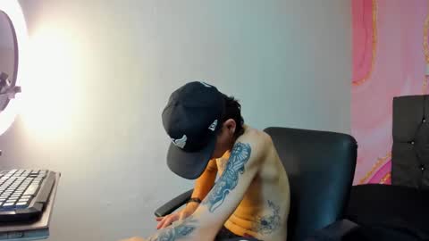 Snapshot of latins_boys_20 chatting on October 2025 10:18:02 PM NICK online show from October 2025 10:18:02 PM