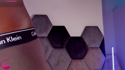 LEANDRO online show from February 2026 04:07:01 AM