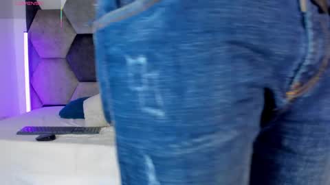 LEANDRO online show from April 2026 03:40:02 AM