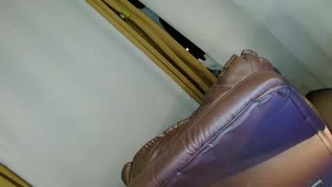 latrina_ online show from May 2026 03:51:01 PM