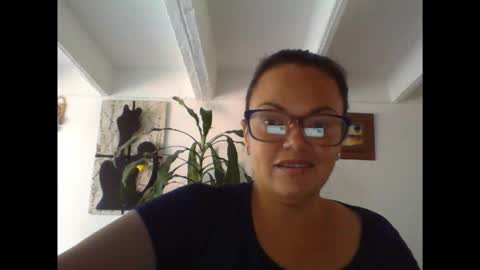 Snapshot of lau16310 chatting on December 2025 08:38:02 PM Laura online show from December 2025 08:38:02 PM