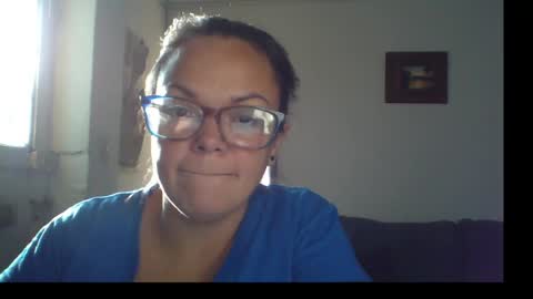 Laura online show from April 2026 09:46:01 PM