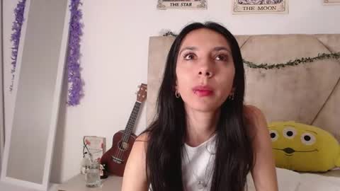 Laura online show from June 2026 04:33:01 AM
