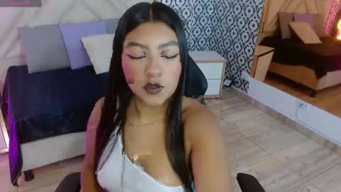 Snapshot of laulin_tay chatting on May 2026 03:56:01 AM laulin_tay online show from May 2026 03:56:01 AM