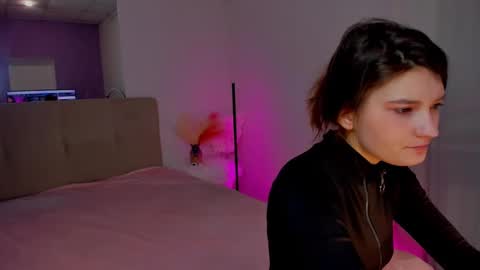 Laura online show from February 2025 06:29:02 AM