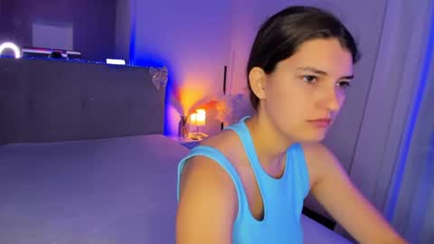 Snapshot of laura__leee chatting on June 2026 05:03:02 AM Laura online show from June 2026 05:03:02 AM