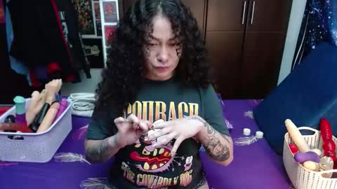  Wen  online show from October 2025 06:19:02 PM