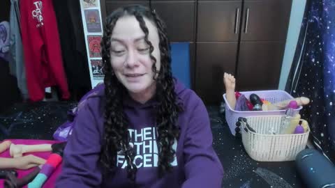  Wen  online show from November 2025 07:02:02 PM