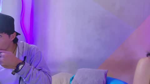 laura_and_kevin online show from September 2025 02:11:01 PM