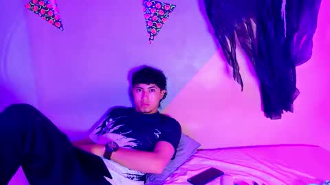 laura_and_kevin online show from October 2025 01:36:03 PM