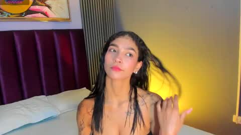 Snapshot of laura_aristizabal_19 chatting on May 2026 11:51:02 AM Laura online show from May 2026 11:51:02 AM