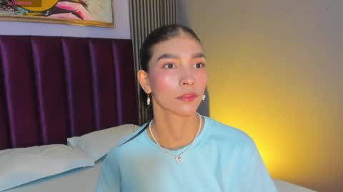 Snapshot of laura_aristizabal_19 chatting on May 2026 11:39:02 AM Laura online show from May 2026 11:39:02 AM
