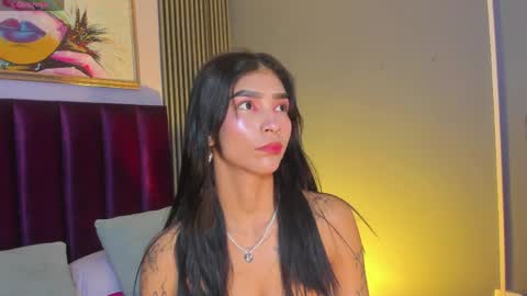 Snapshot of laura_aristizabal_19 chatting on May 2026 11:51:01 AM Laura online show from May 2026 11:51:01 AM