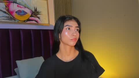 Snapshot of laura_aristizabal_19 chatting on May 2026 12:03:02 PM Laura online show from May 2026 12:03:02 PM