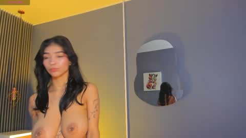 Snapshot of laura_aristizabal_19 chatting on June 2026 12:07:02 PM Laura online show from June 2026 12:07:02 PM