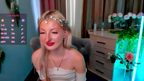 Laura online show from October 2025 08:23:02 AM