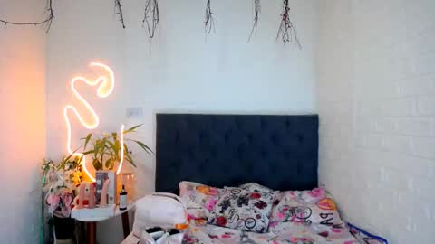 LAURA online show from March 2026 05:27:02 PM