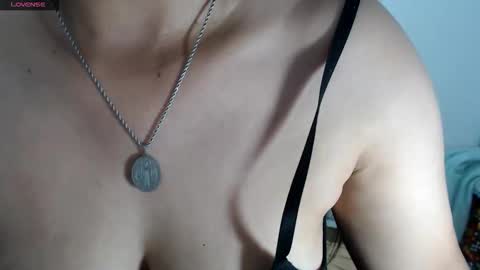 Snapshot of laura_foxx2379 chatting on May 2026 04:55:02 PM laura_foxx2379 online show from May 2026 04:55:02 PM