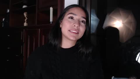 lLAURA online show from December 2024 01:37:01 AM