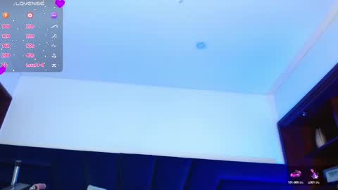 lLAURA online show from February 2025 01:19:01 AM