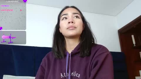 lLAURA online show from February 2025 07:19:02 PM