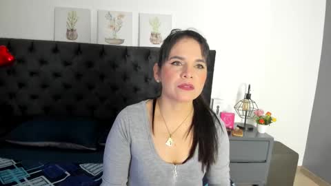 laura hotties online show from February 2026 04:39:02 PM