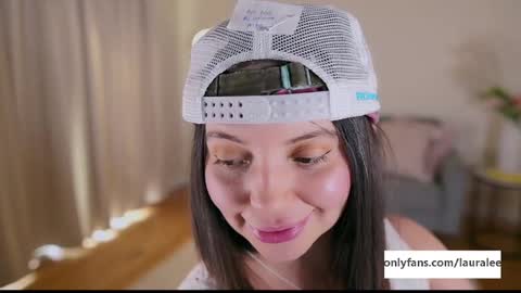 Laura Lee. online show from February 2025 02:45:01 AM