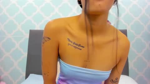 L A U R A online show from January 2026 12:10:02 PM