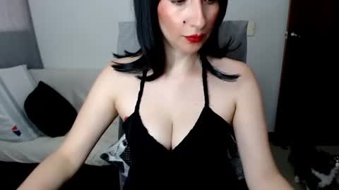 Laura online show from July 2026 10:03:02 PM