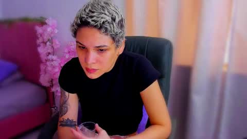 Laura Rose online show from November 2025 03:34:01 PM