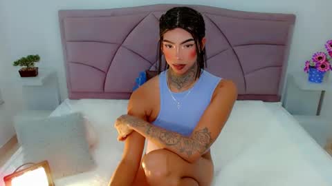 Laura online show from January 2025 05:52:02 AM