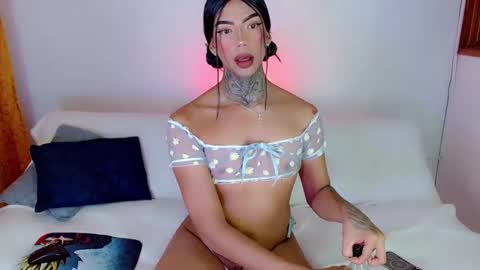 Laura online show from March 2025 04:17:02 AM