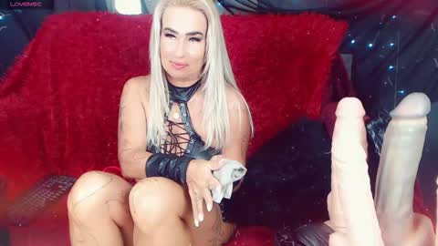 LauraCrystall online show from September 2025 06:52:02 PM