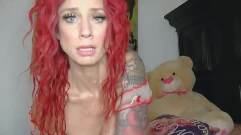 Snapshot of lauralye1983 chatting on November 2025 11:58:01 PM Lilian Banks online show from November 2025 11:58:01 PM