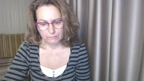 Snapshot of lauraoven1 chatting on December 2024 07:25:02 AM Lauraoven1 online show from December 2024 07:25:02 AM