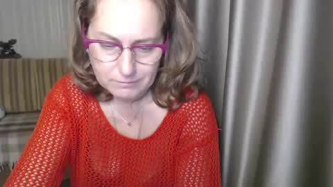 Snapshot of lauraoven1 chatting on December 2024 03:30:02 PM Lauraoven1 online show from December 2024 03:30:02 PM