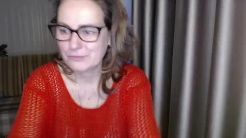 Snapshot of lauraoven1 chatting on January 2025 06:42:01 AM Lauraoven1 online show from January 2025 06:42:01 AM