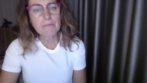 Snapshot of lauraoven1 chatting on October 2025 03:46:02 PM Lauraoven1 online show from October 2025 03:46:02 PM