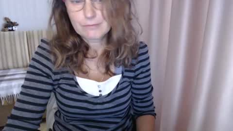 Snapshot of lauraoven1 chatting on October 2025 07:22:01 AM Lauraoven1 online show from October 2025 07:22:01 AM