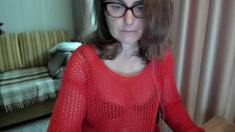 Snapshot of lauraoven1 chatting on June 2026 07:28:01 AM Lauraoven1 online show from June 2026 07:28:01 AM