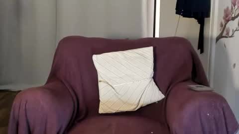 Laura Lara Sommer online show from September 2025 06:07:01 PM