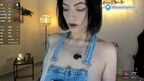 Snapshot of laurasophya chatting on July 2026 09:33:02 PM Laura online show from July 2026 09:33:02 PM